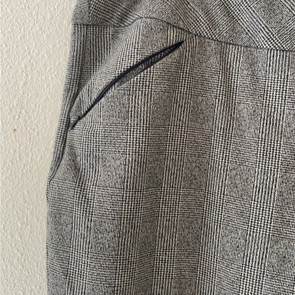 Investments Gray Women's Trousers - Picture 5 of 10